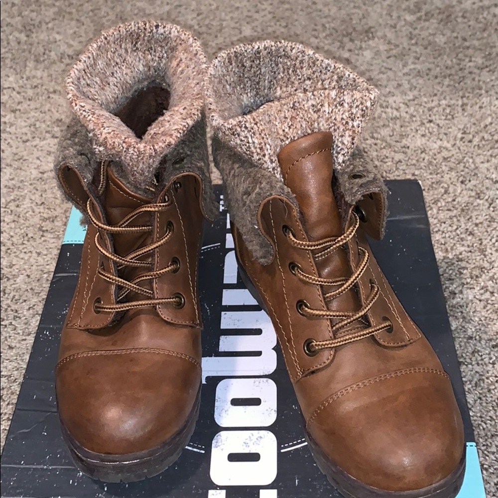 Combat boots
